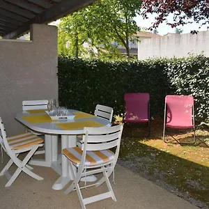 Hébergement de vacances Maison Vallon-pont-d'arc, 3 Pièces, 6 Personnes - Fr-1-382-56, Vallon-Pont-dʼArc